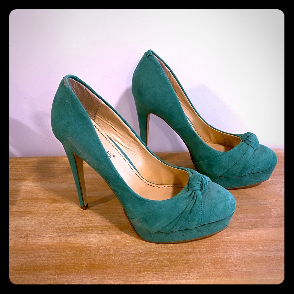 Shoe Dazzle Green Heels